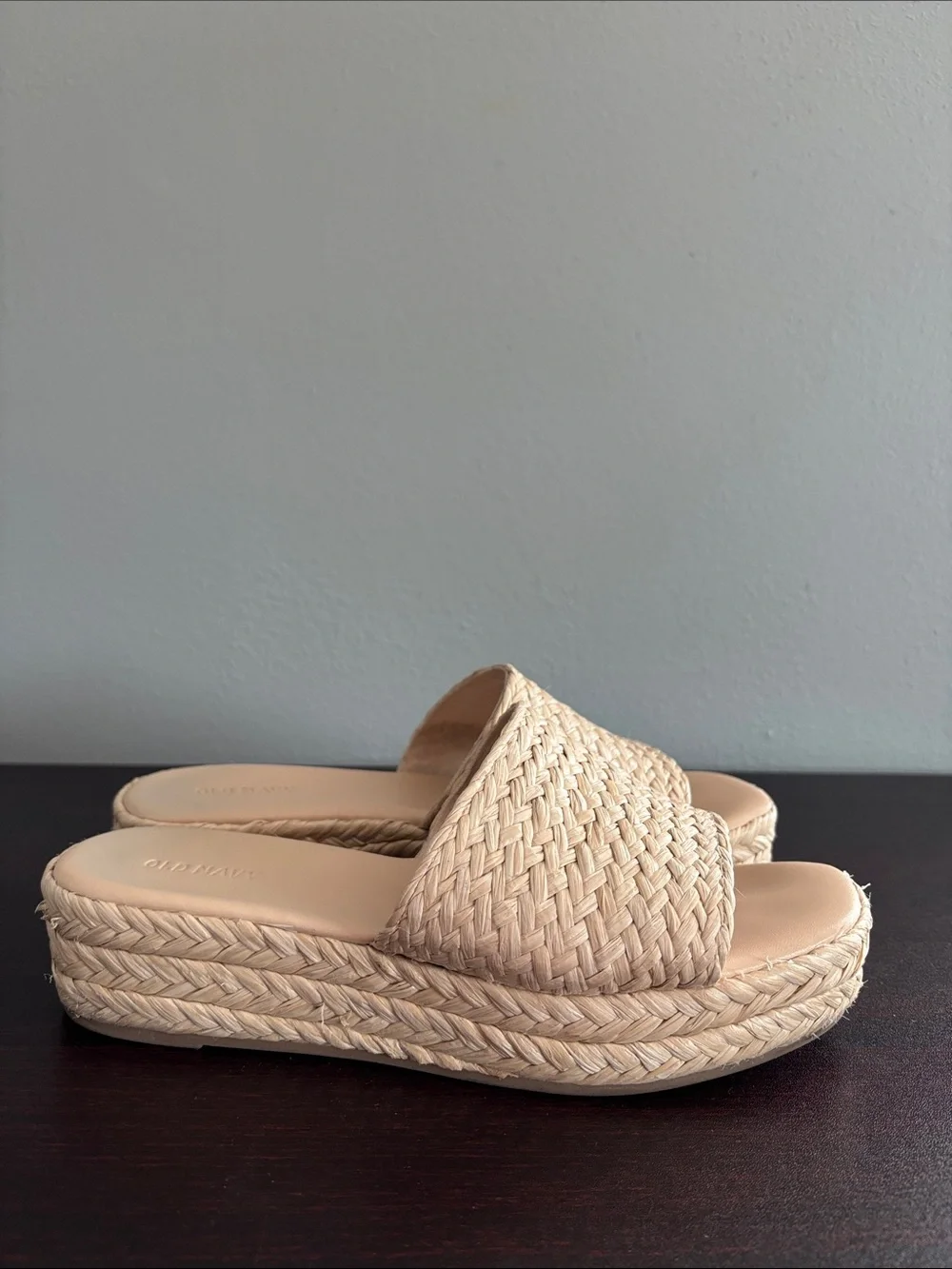Old Navy Natural Woven Platform Slide Sandals